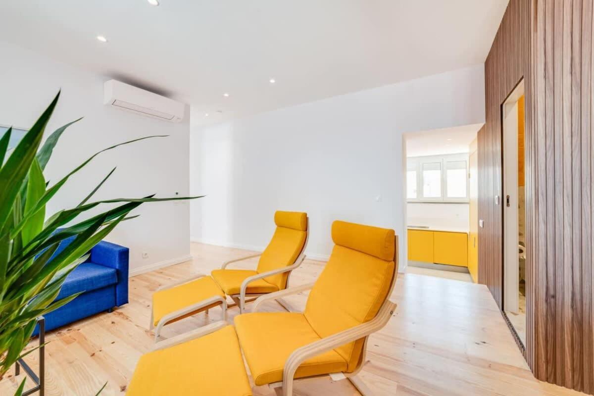 Cozy Coastal Getaway 3Br Apartment In Estoril Exteriör bild