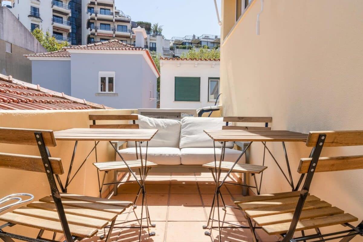 Cozy Coastal Getaway 3Br Apartment In Estoril Exteriör bild