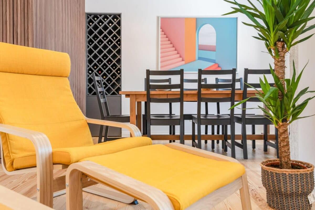 Cozy Coastal Getaway 3Br Apartment In Estoril Exteriör bild