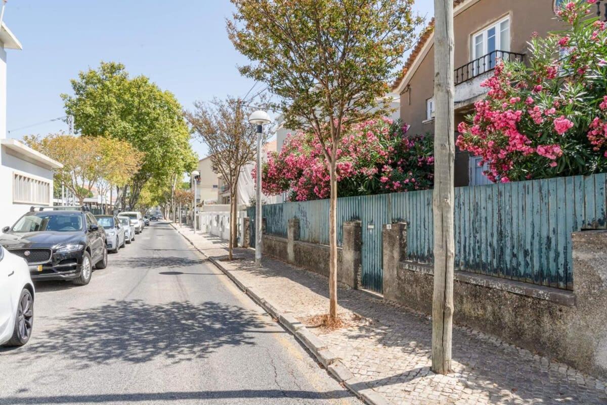 Cozy Coastal Getaway 3Br Apartment In Estoril Exteriör bild