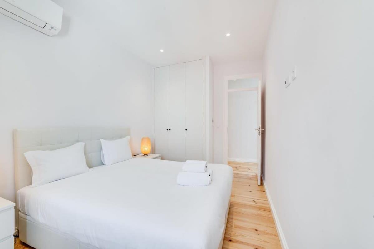 Cozy Coastal Getaway 3Br Apartment In Estoril Exteriör bild