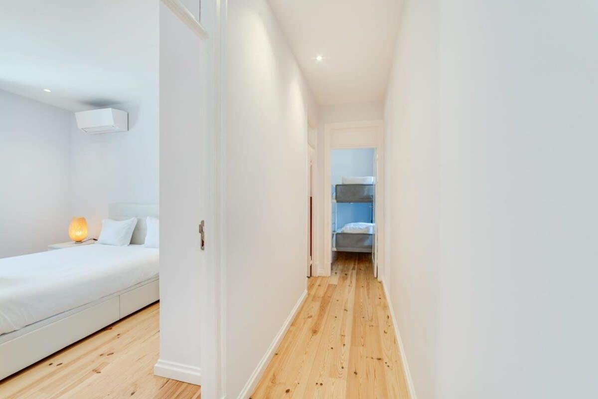 Cozy Coastal Getaway 3Br Apartment In Estoril Exteriör bild