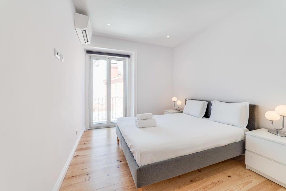 Cozy Coastal Getaway 3Br Apartment In Estoril Exteriör bild