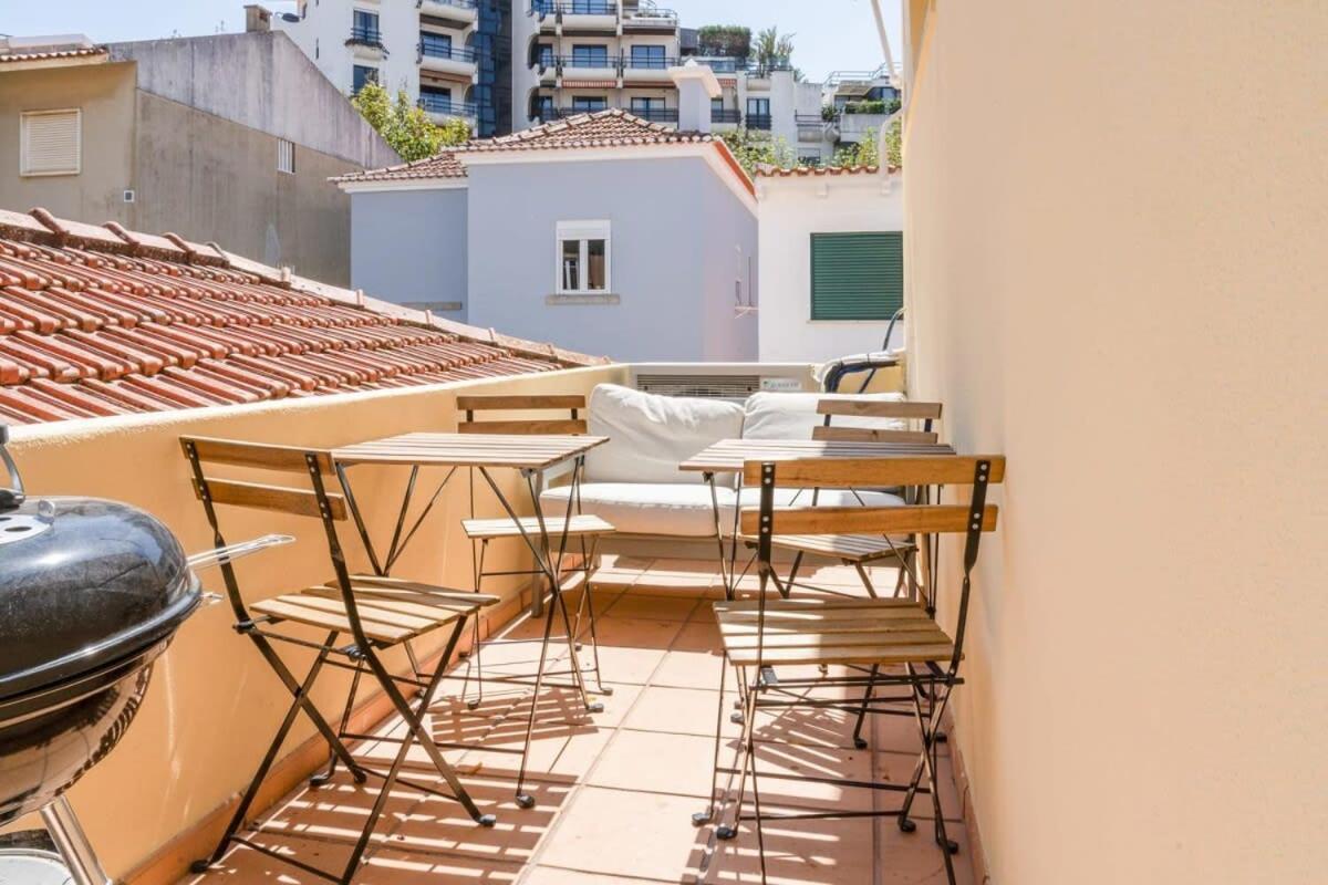 Cozy Coastal Getaway 3Br Apartment In Estoril Exteriör bild